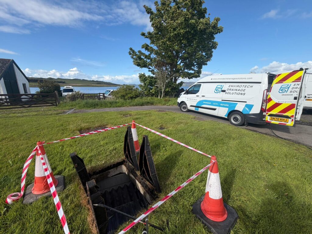 Cleaning combined sewer overflow infrastructure during planned drainage maintenance
