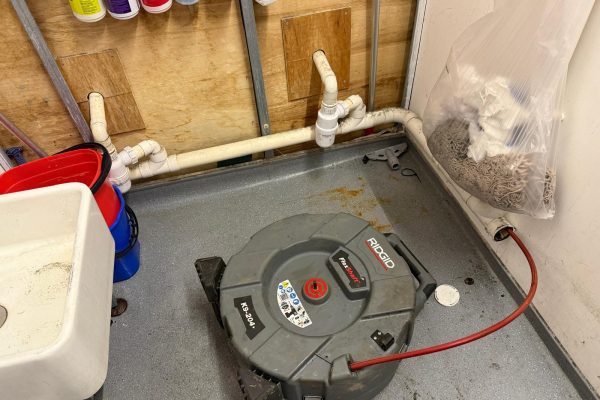 Electromechanical clearance of a 40 mm waste pipe