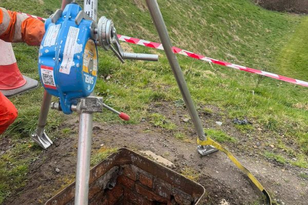 Confined-space survey and inspection of an underground drainage manhole