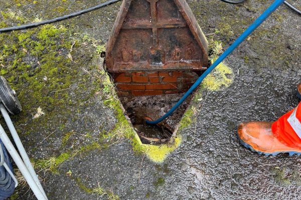 High-pressure water jetting during drain clearance